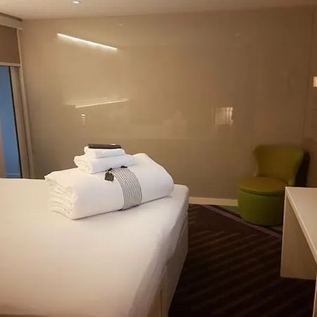 Hub By Premier Inn Lon Westminster, St James' Park-3