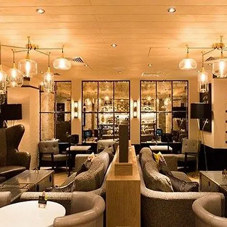 Hub By Premier Inn Lon Westminster, St James' Park-3